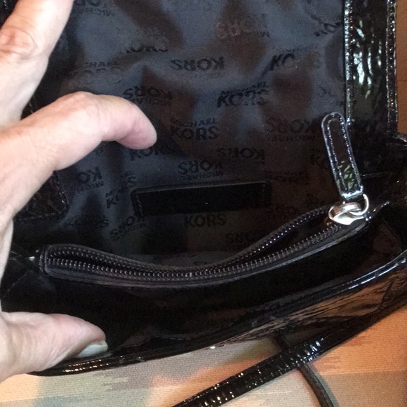 Michael Kors patent leather quilted crossbody bag - Picture 12 of 16